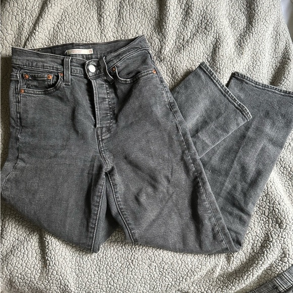 Levi’s Wedgie Straight Jeans - Picture 2 of 3
